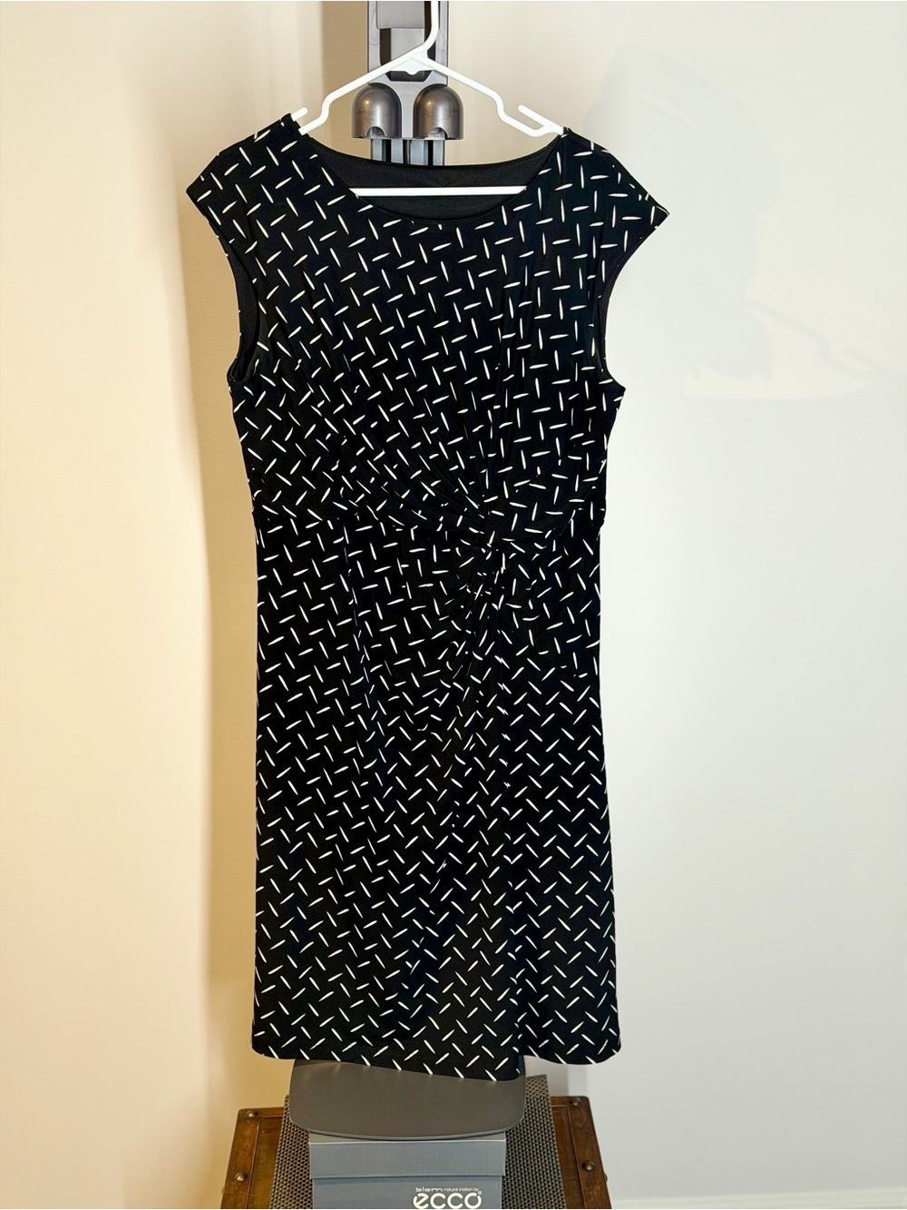 Black & White Patterned Knot-Front Women's Dress